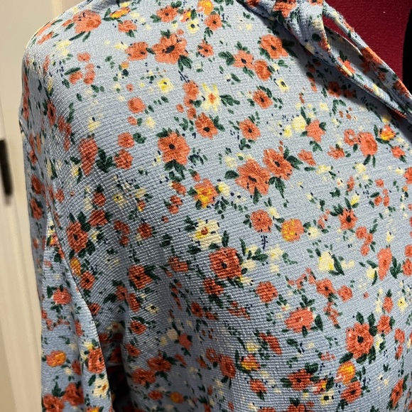 Baby Blue Floral Melloday Blouse - Picture 2 of 5